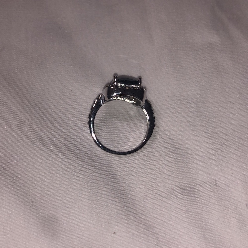 Premier Designs Ring - Picture 2 of 3